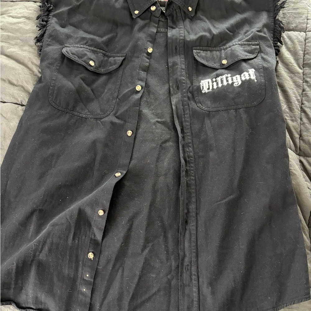 Dilligaf Black Sleeveless Button-Up Shirt